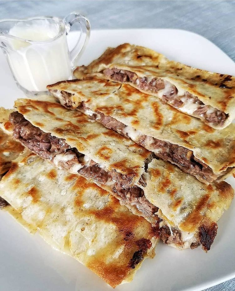 French Dip Flatbread with Aus Jus Sauce